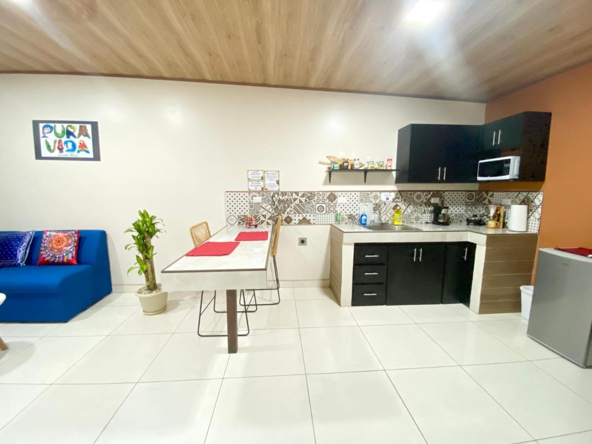 Pura Vida Apartment. 5 Min From Airport Alajuela Bagian luar foto