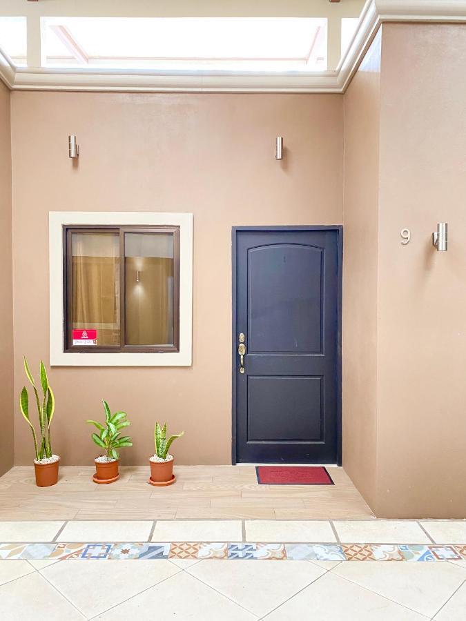 Pura Vida Apartment. 5 Min From Airport Alajuela Bagian luar foto