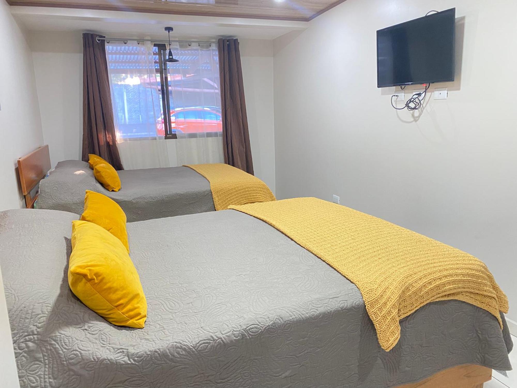 Pura Vida Apartment. 5 Min From Airport Alajuela Bagian luar foto