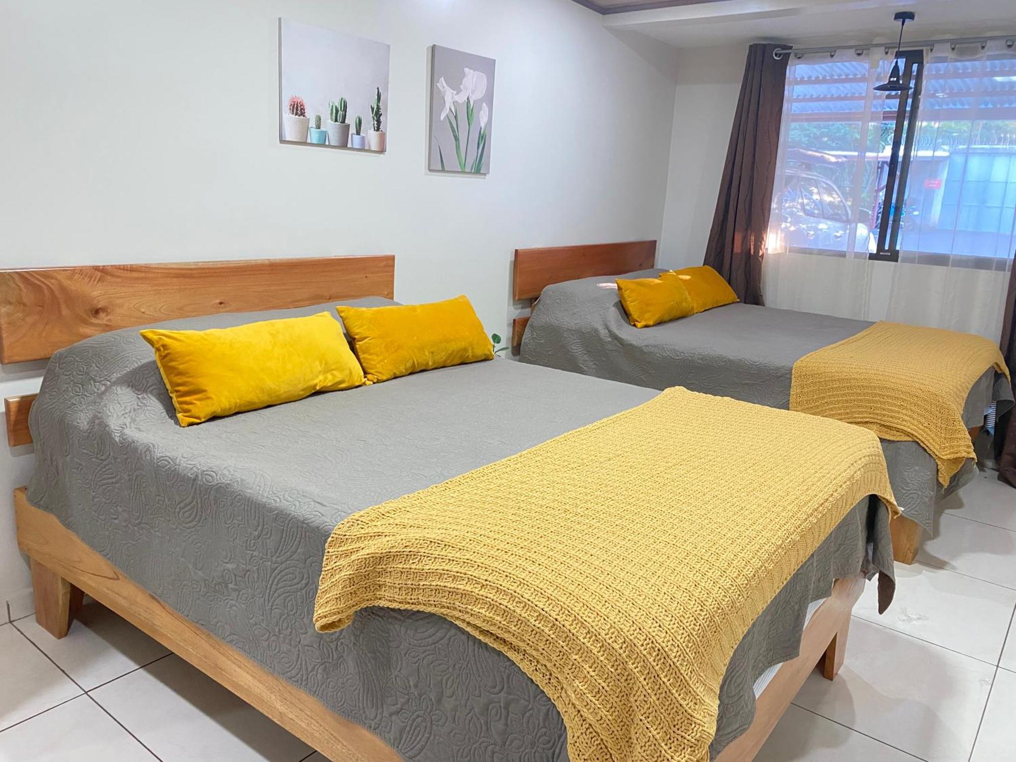 Pura Vida Apartment. 5 Min From Airport Alajuela Bagian luar foto